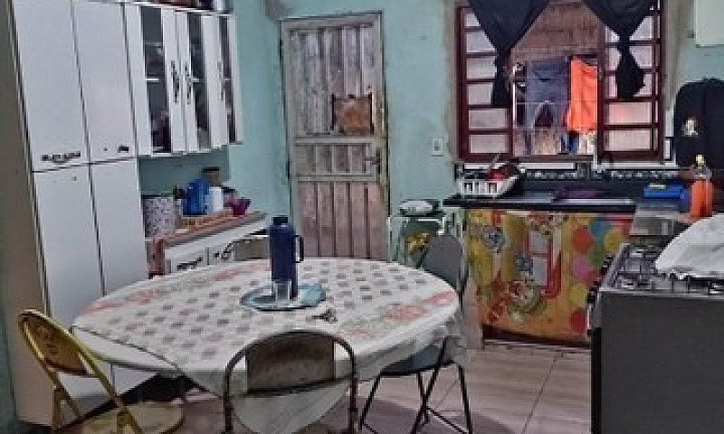 Vende Se Uma Casa Em...