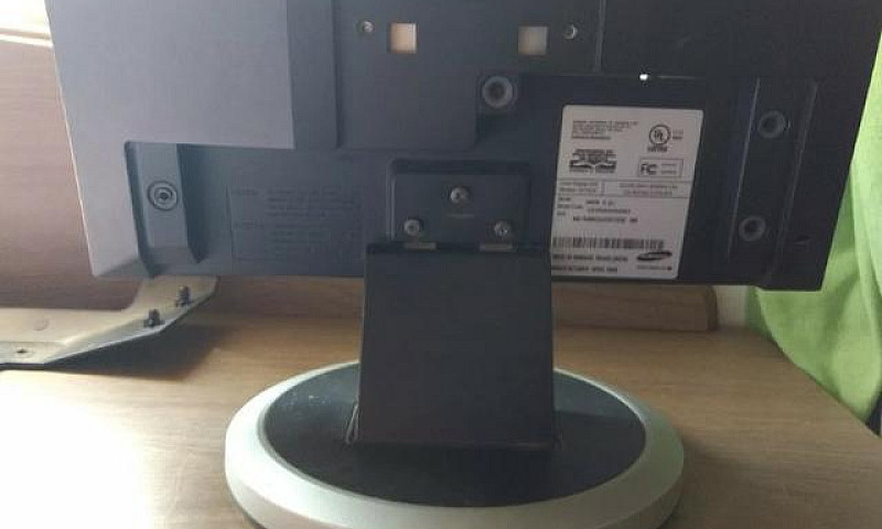 Monitor Samsung Lcd...