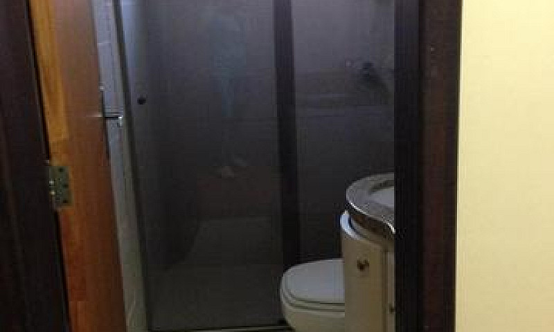 Alugo Quarto...