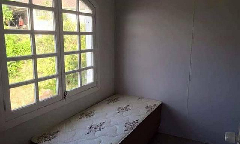 Quartos Alugo...