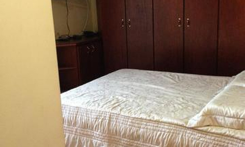 Alugo Quarto...