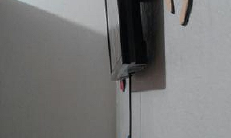 Vendo Tv Semi Nova...