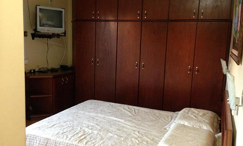 Alugo Quarto...