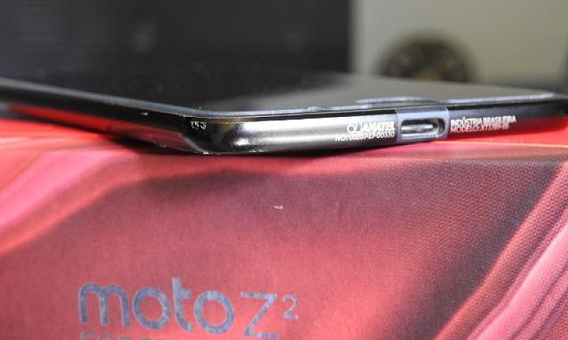 Motorola Moto Z2 For...