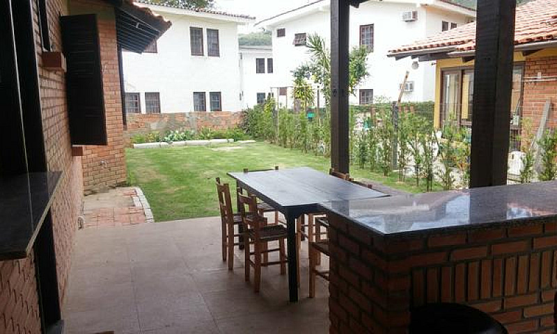 Casa Na Cachoeira Do...