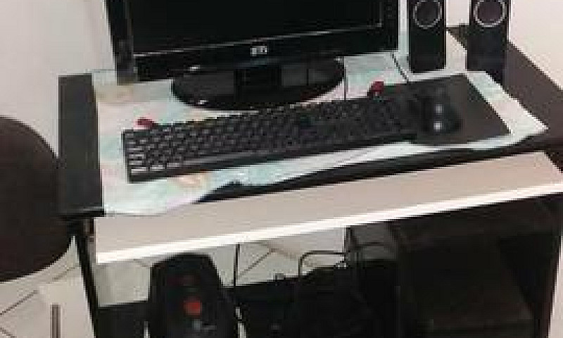Computador Com Mesa...