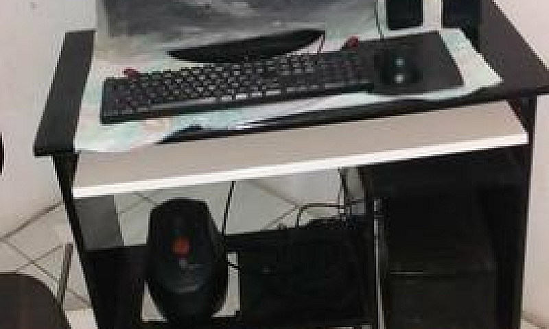 Computador Com Mesa...