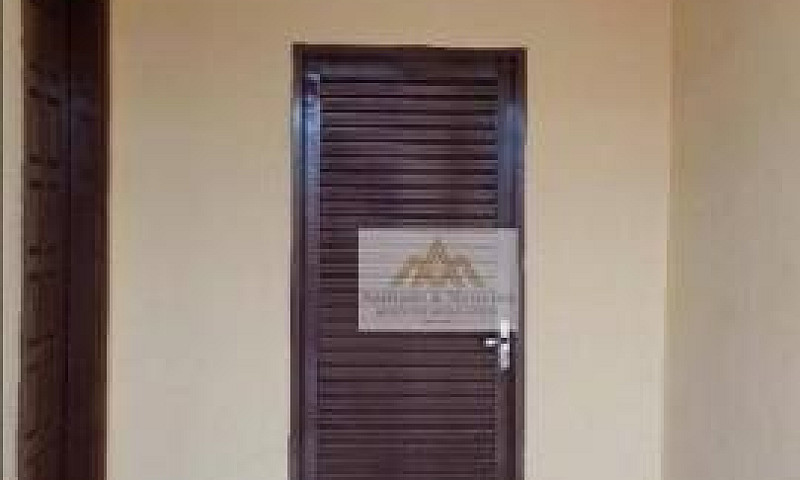 Casa Com 2 Dormitóri...