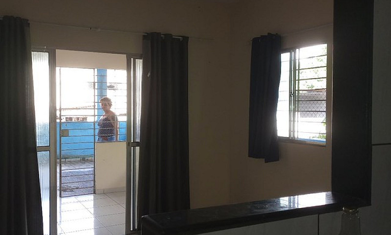 Aluga-Se Casa Em Nov...