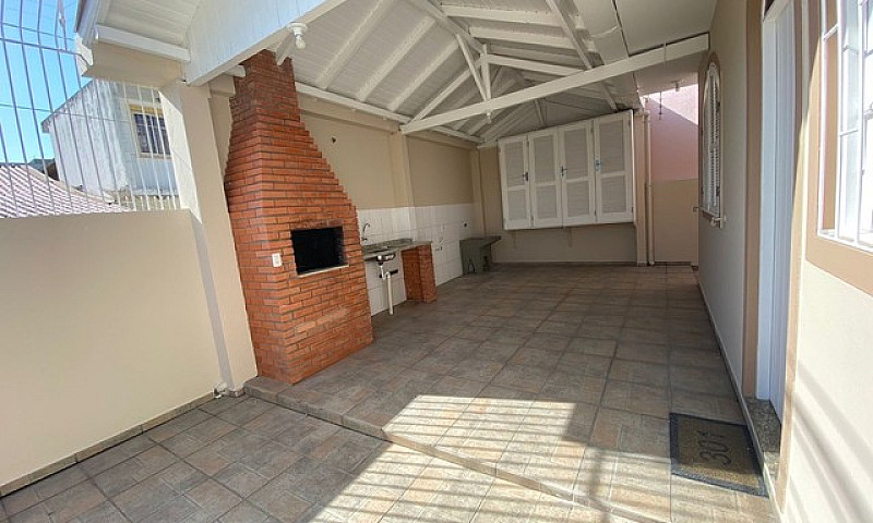 Casa Com 4 Dormitór...