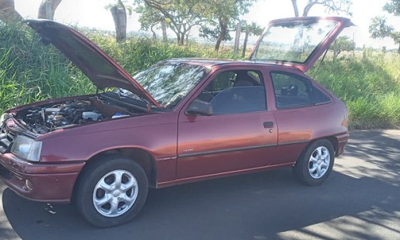 Chevrolet Kadett 1.8...