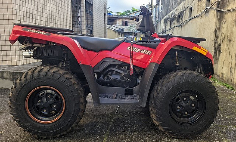 Quadriciclo Can-Am 4...