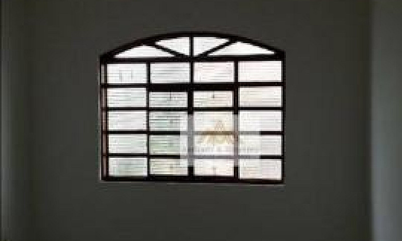 Casa Com 2 Dormitóri...