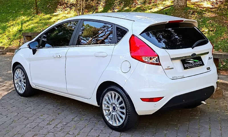 Ford New Fiesta Tita...