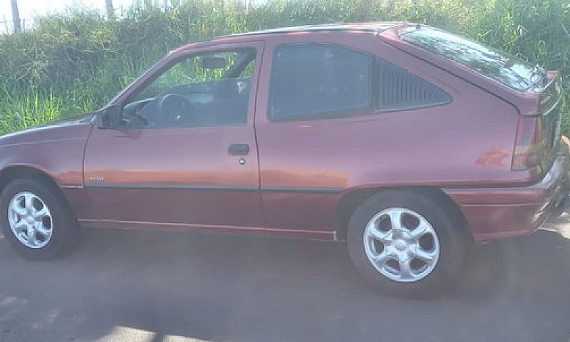 Chevrolet Kadett 1.8...
