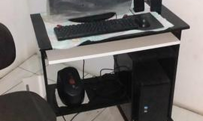 Computador Com Mesa...