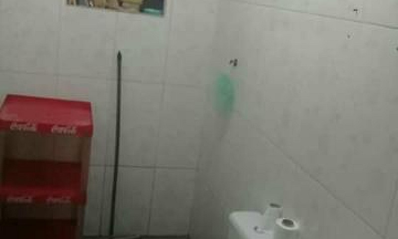 Vendo Uma Casa Em Mo...