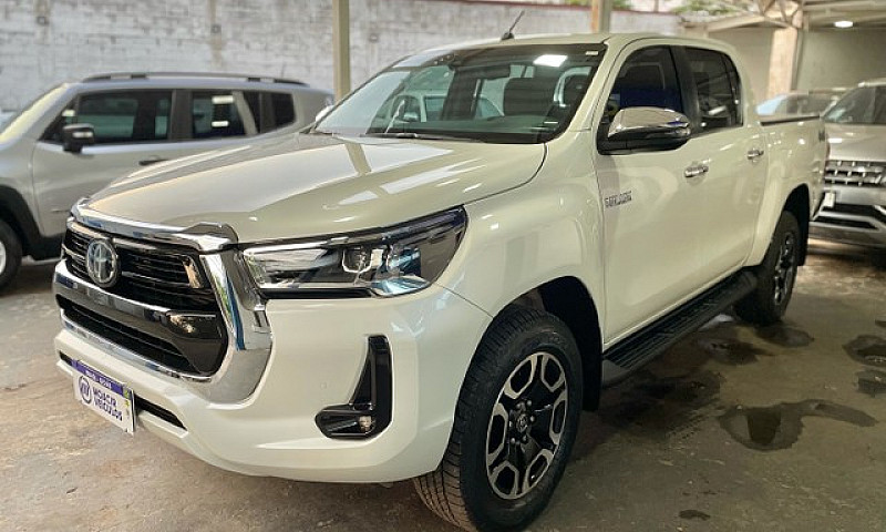 Toyota Hilux 2.8 Srx...
