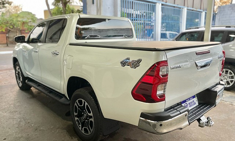 Toyota Hilux 2.8 Srx...