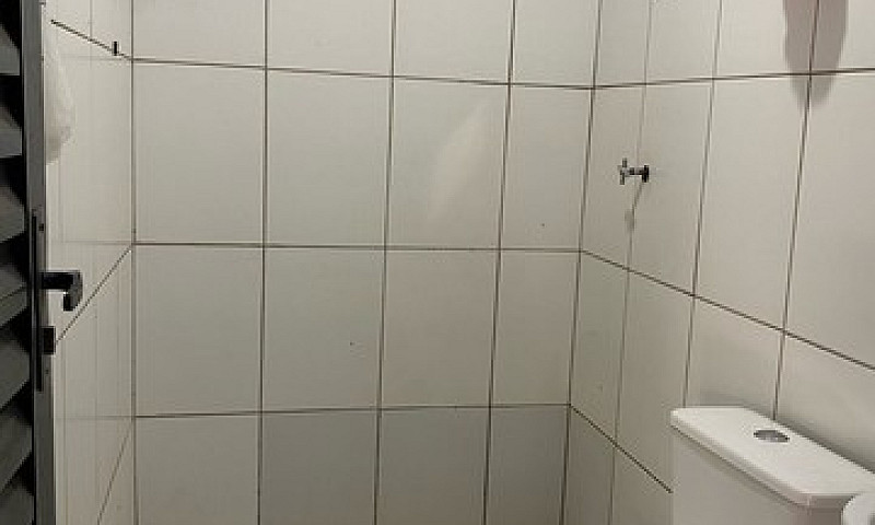 Aluga-Se Casa...