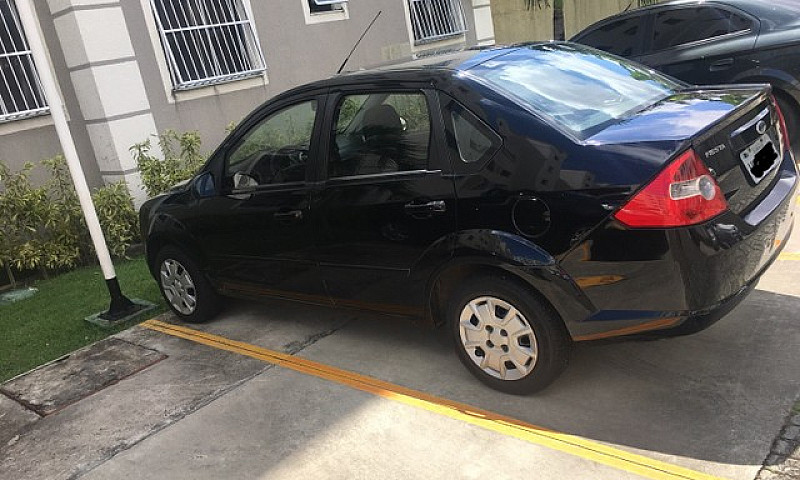 Ford Fiesta Sedã 1.6...