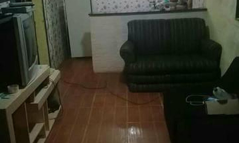 Vendo Uma Casa Em Mo...