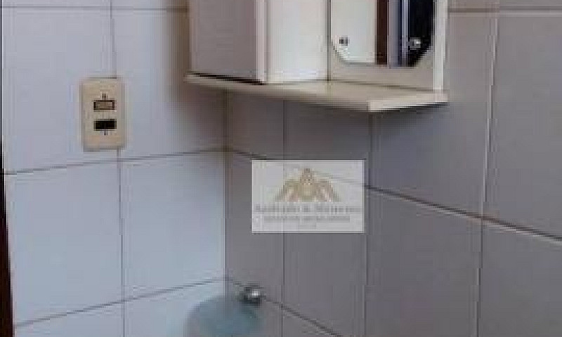 Casa Com 2 Dormitóri...