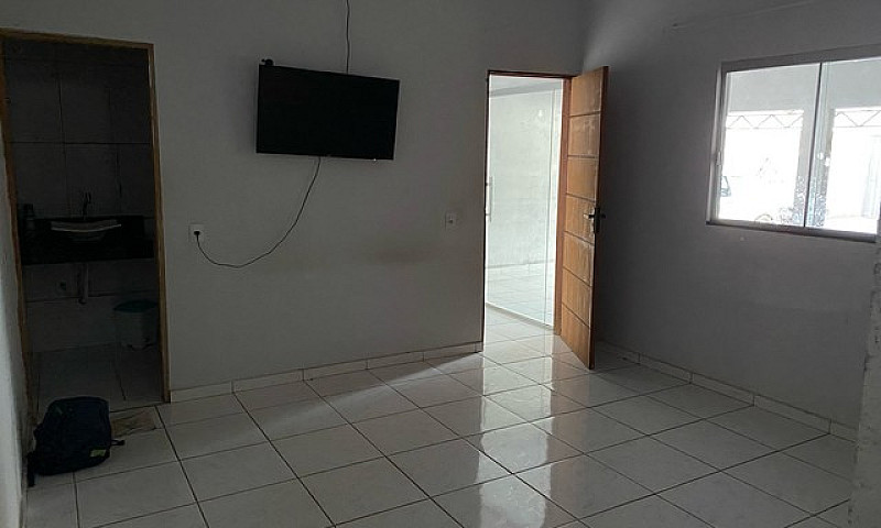 Aluga-Se Casa...