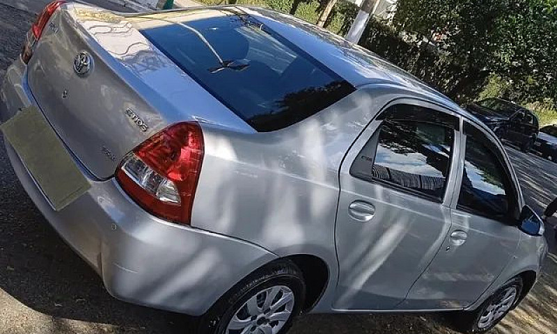 Etios 1.5 Automático...