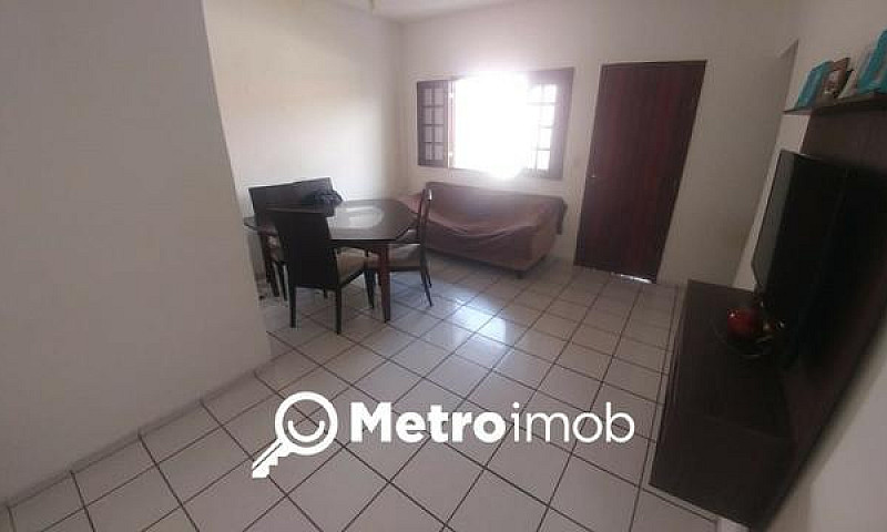 Casa Com 3 Dormitóri...