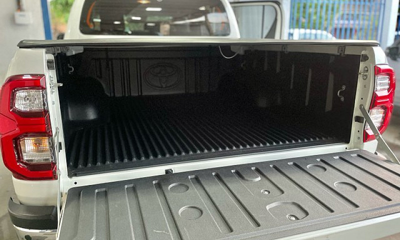 Toyota Hilux 2.8 Srx...