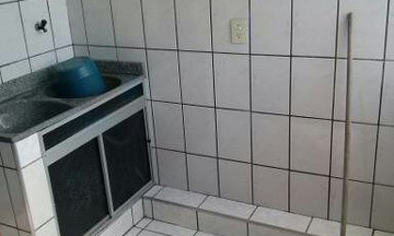 Aluga-Se Um Apartame...