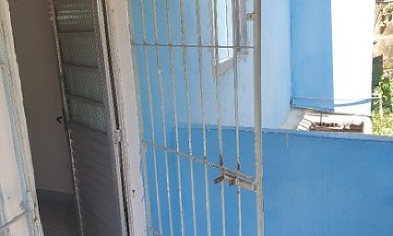 Casa Com 2 Quarto To...