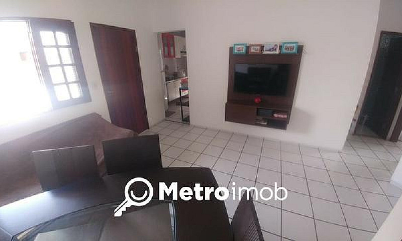 Casa Com 3 Dormitóri...