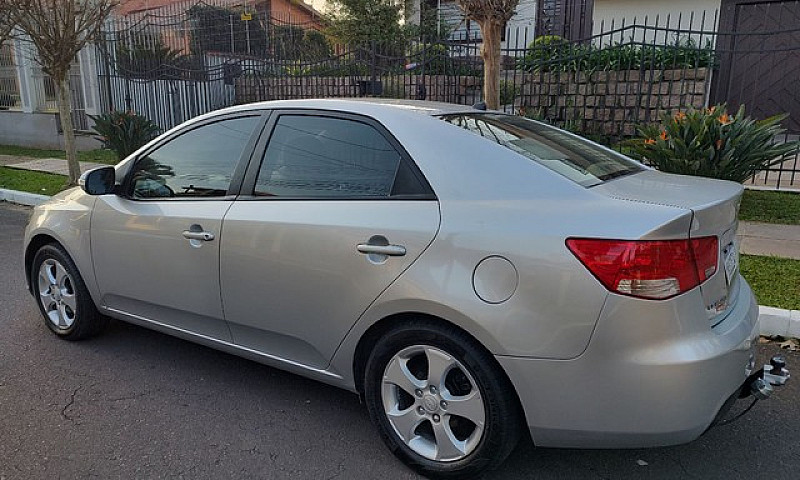 Kia Cerato 1.6  Ex2 ...