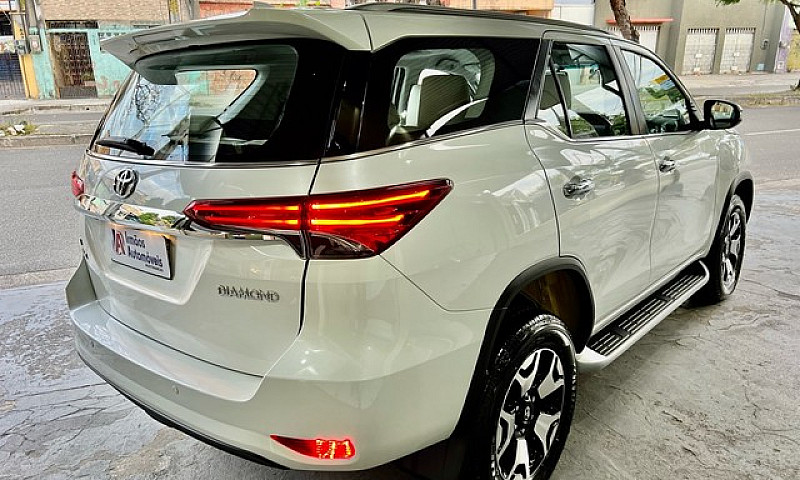Hilux Sw4 Diamond 20...