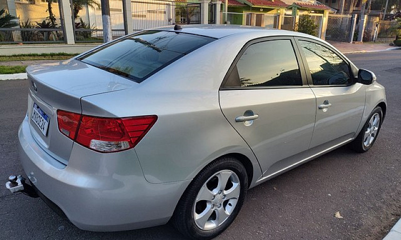 Kia Cerato 1.6  Ex2 ...