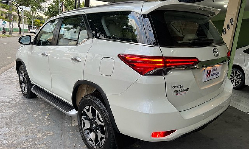 Hilux Sw4 Diamond 20...