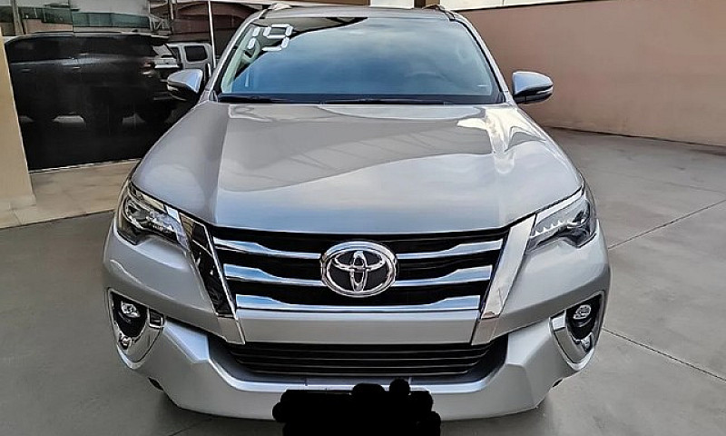 Toyota Hilux Sw4 2.8...