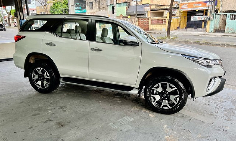 Hilux Sw4 Diamond 20...