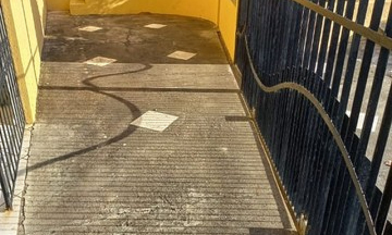 Casa Com 3 Dormitóri...