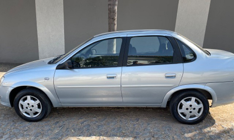 Vende-Se Corsa Sedan...