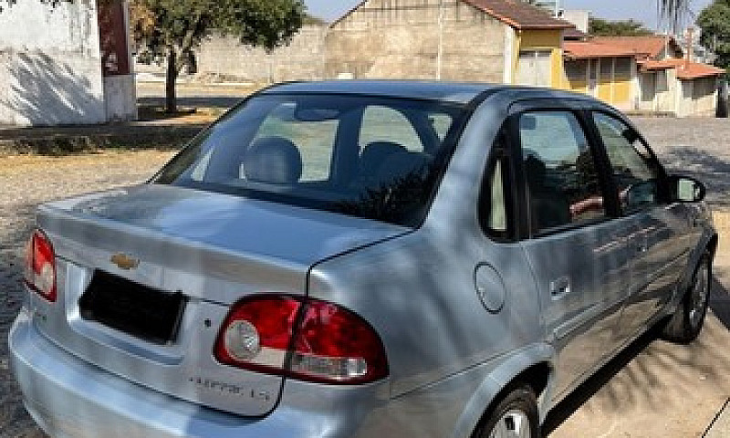 Vende-Se Corsa Sedan...