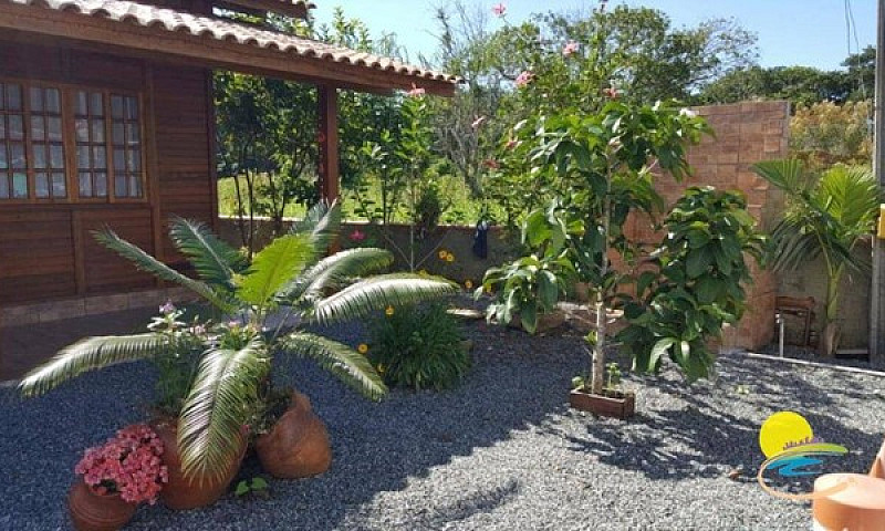 Casa Com 2 Dormitóri...