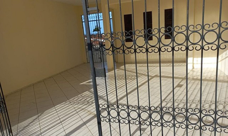 Casa Com 3 Dormitóri...