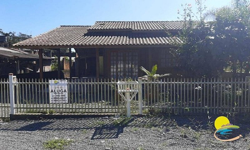 Casa Com 2 Dormitóri...