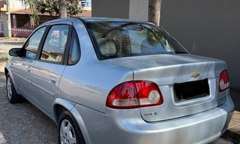 Vende-Se Corsa Sedan...
