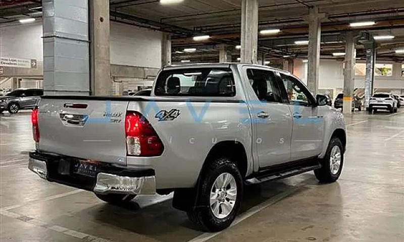 Toyota Hilux 2.8 Srv...