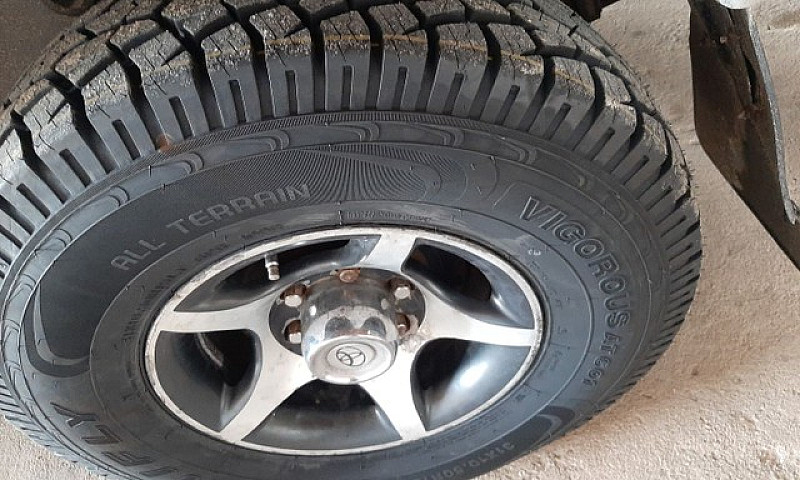  Hillux Muito Nova ...
