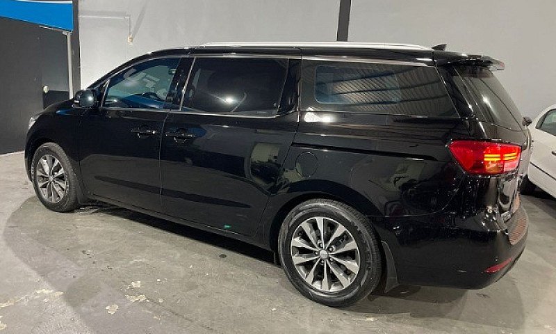 Kia Carnival 50Mil K...
